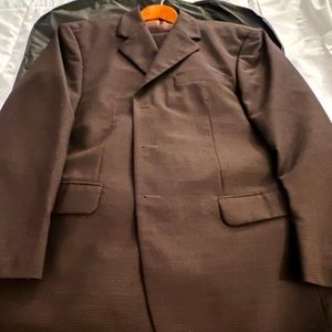 Harvé Bernard men’s Wool suit.